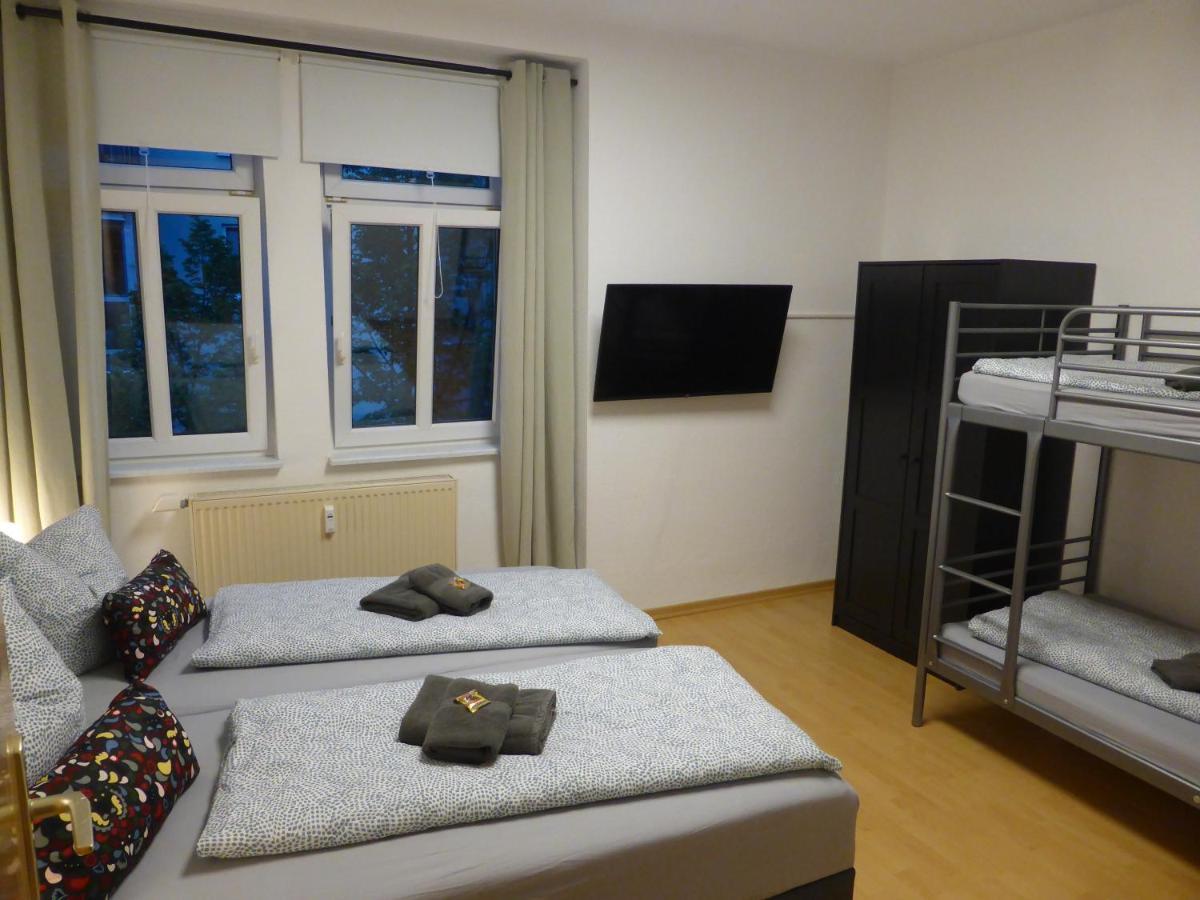 Apartment Napoleon, Naehe Zentrum, 2 Schlafzimmer, Grosser Balkon, Free Wifi ,Parken Jena Esterno foto