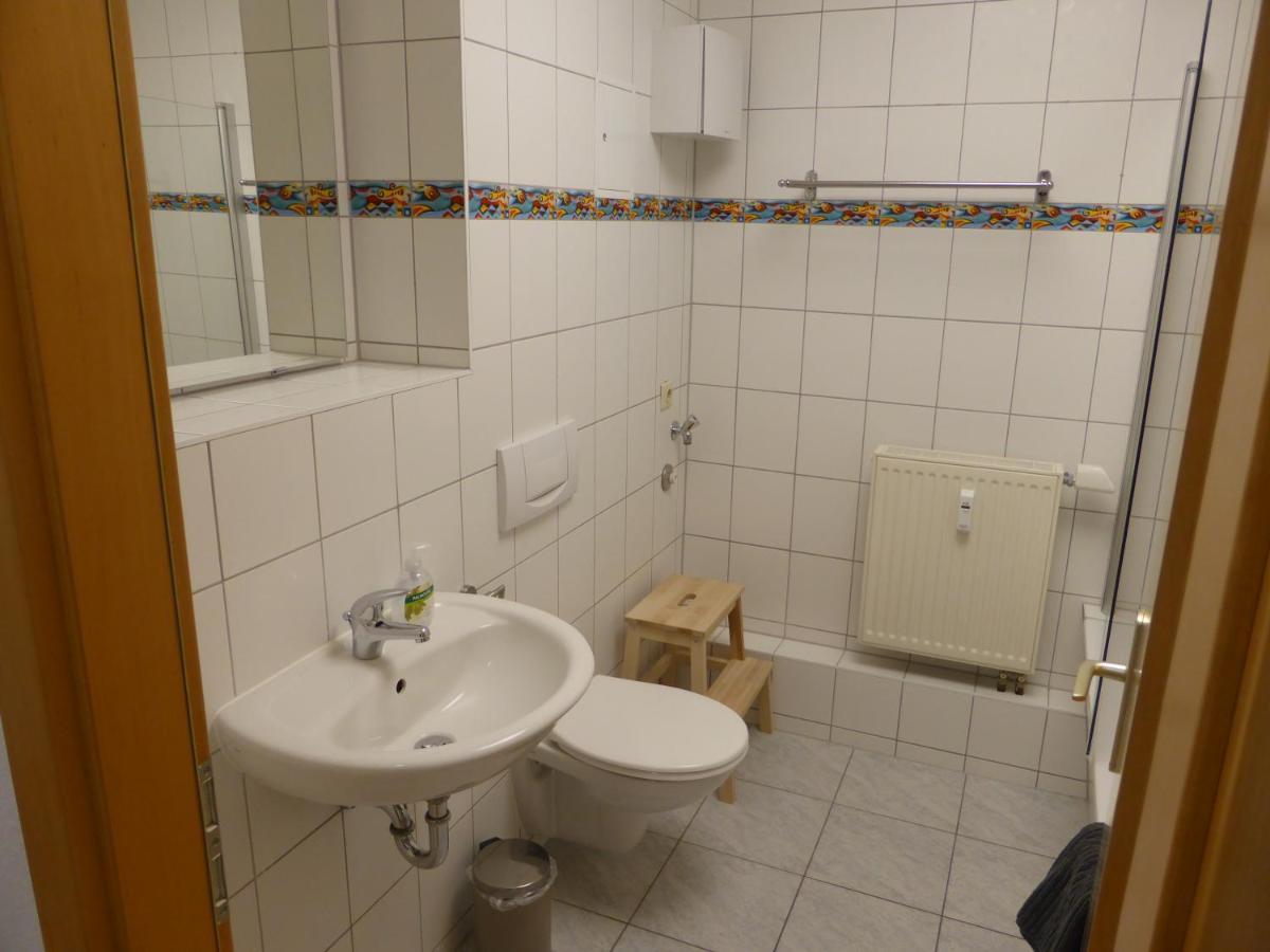 Apartment Napoleon, Naehe Zentrum, 2 Schlafzimmer, Grosser Balkon, Free Wifi ,Parken Jena Esterno foto