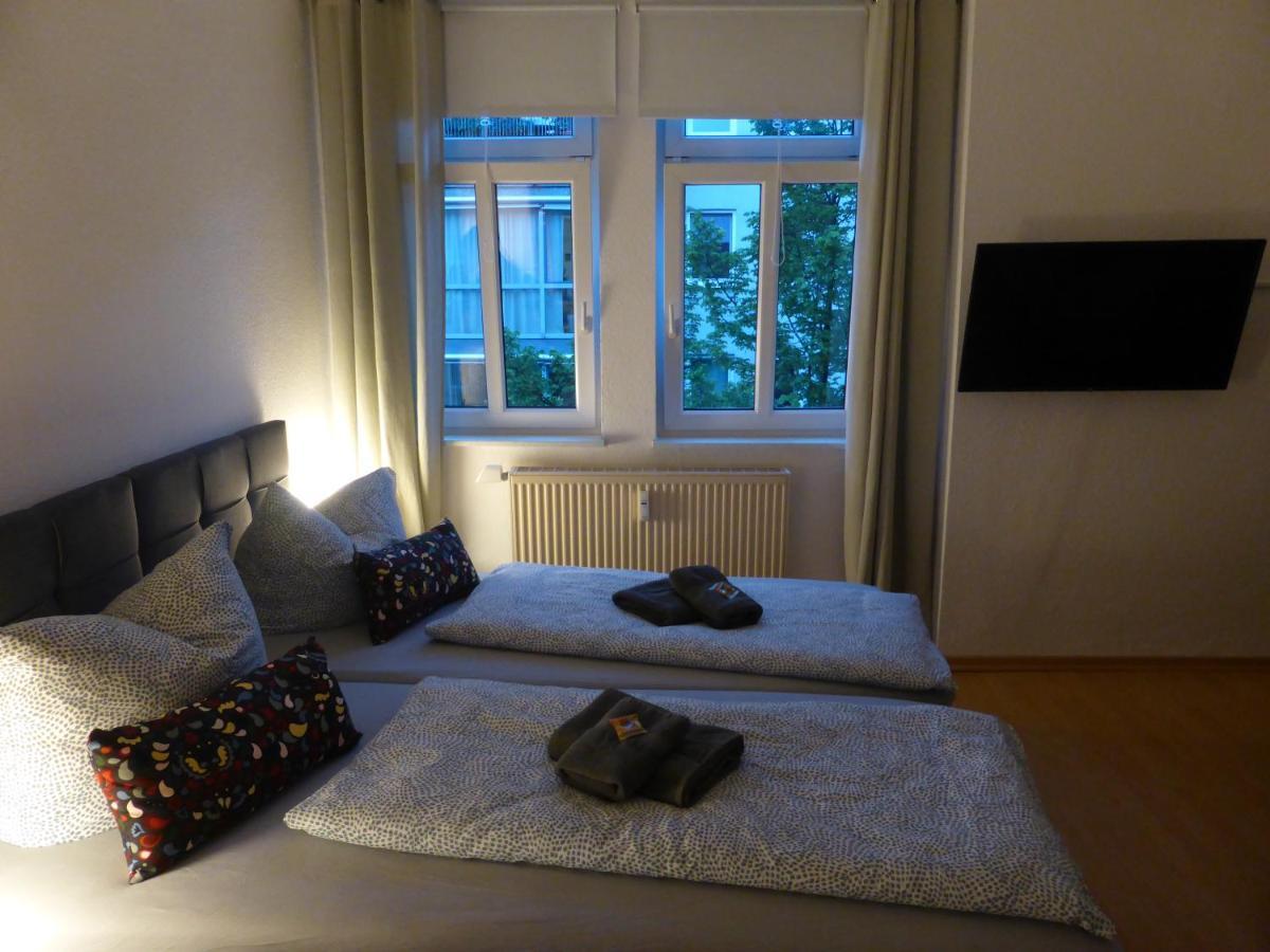 Apartment Napoleon, Naehe Zentrum, 2 Schlafzimmer, Grosser Balkon, Free Wifi ,Parken Jena Esterno foto