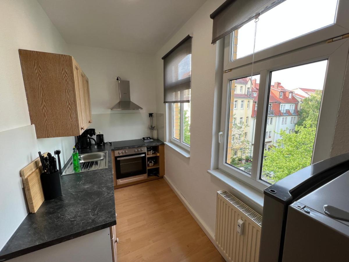 Apartment Napoleon, Naehe Zentrum, 2 Schlafzimmer, Grosser Balkon, Free Wifi ,Parken Jena Esterno foto