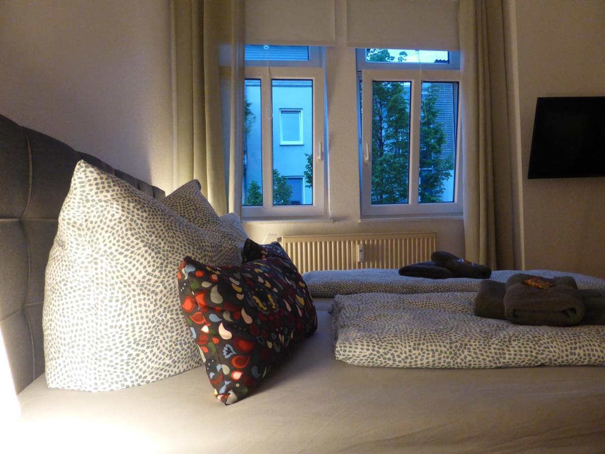 Apartment Napoleon, Naehe Zentrum, 2 Schlafzimmer, Grosser Balkon, Free Wifi ,Parken Jena Esterno foto