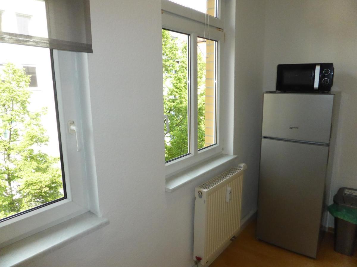 Apartment Napoleon, Naehe Zentrum, 2 Schlafzimmer, Grosser Balkon, Free Wifi ,Parken Jena Esterno foto