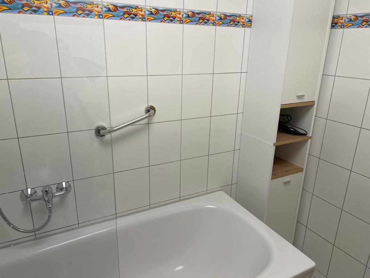 Apartment Napoleon, Naehe Zentrum, 2 Schlafzimmer, Grosser Balkon, Free Wifi ,Parken Jena Esterno foto