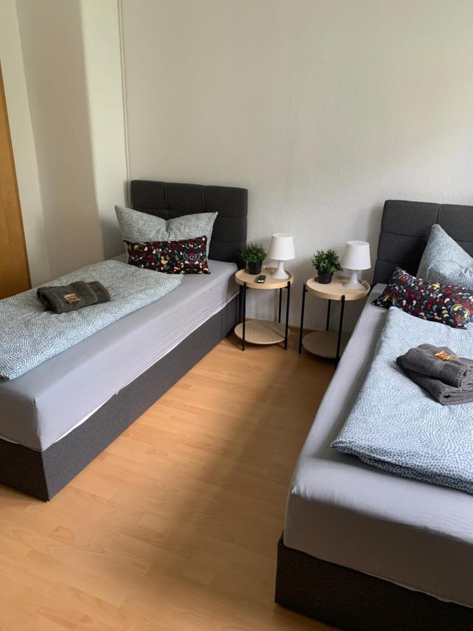 Apartment Napoleon, Naehe Zentrum, 2 Schlafzimmer, Grosser Balkon, Free Wifi ,Parken Jena Esterno foto