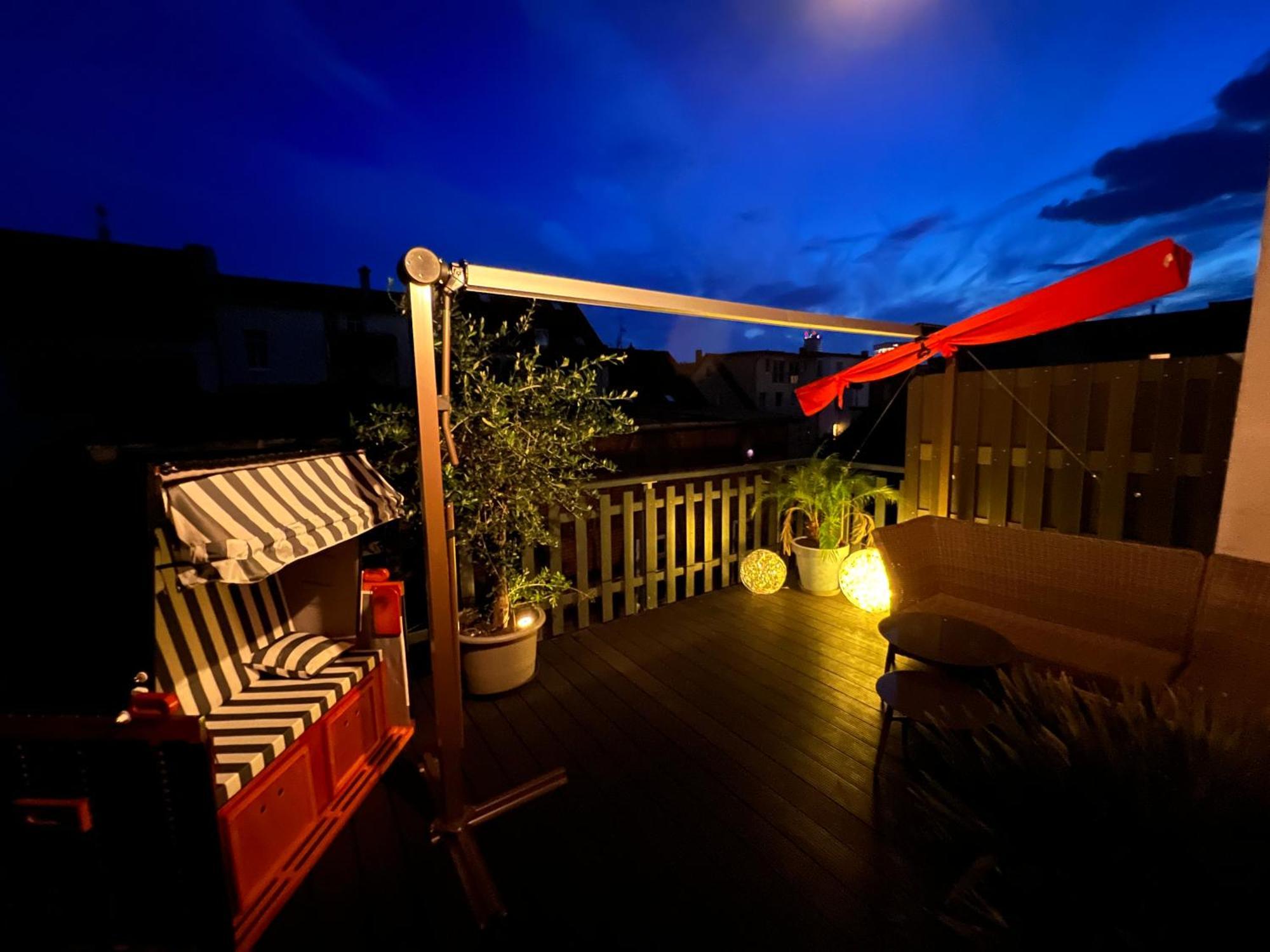 Apartment Napoleon, Naehe Zentrum, 2 Schlafzimmer, Grosser Balkon, Free Wifi ,Parken Jena Esterno foto