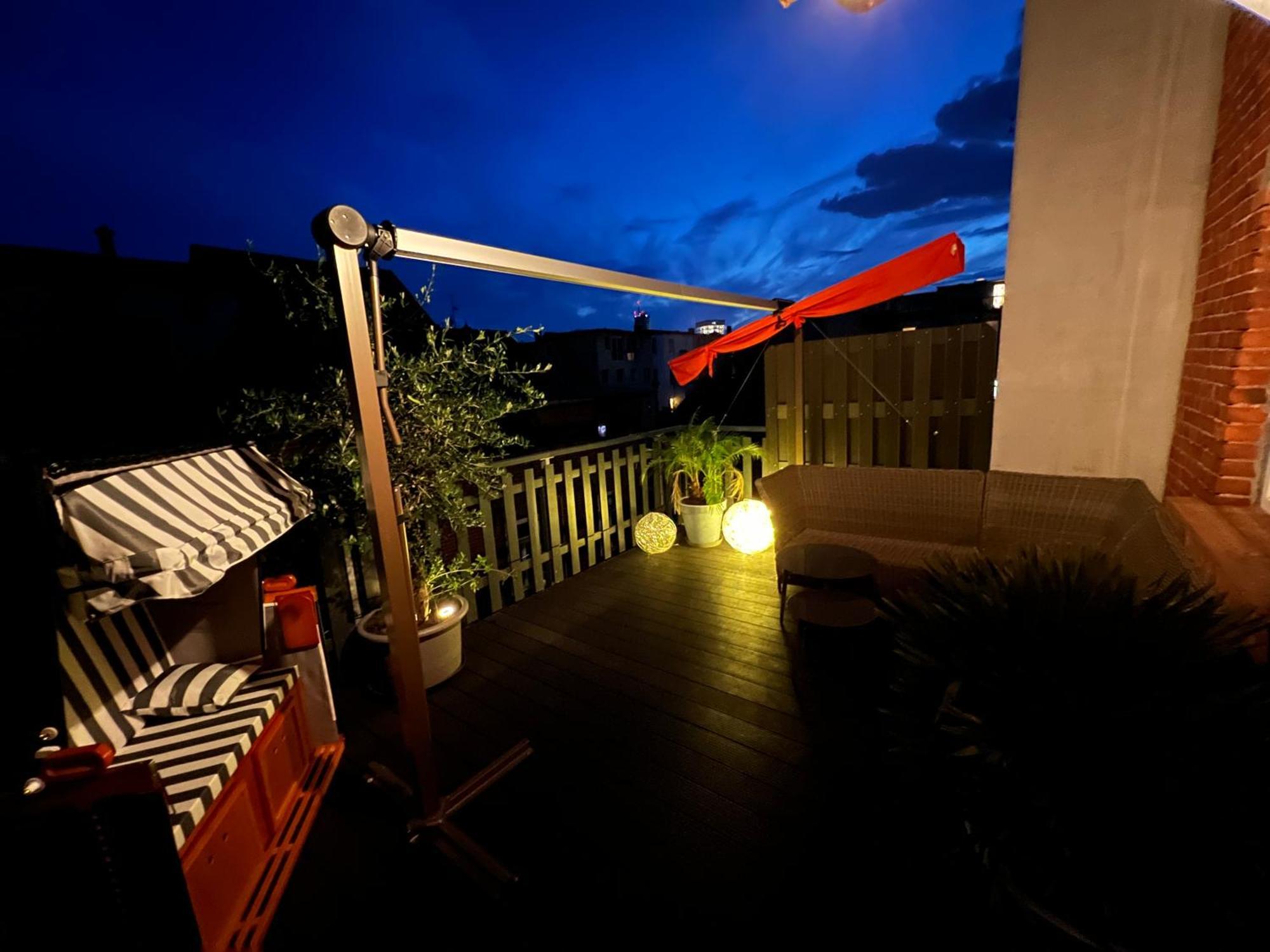 Apartment Napoleon, Naehe Zentrum, 2 Schlafzimmer, Grosser Balkon, Free Wifi ,Parken Jena Esterno foto
